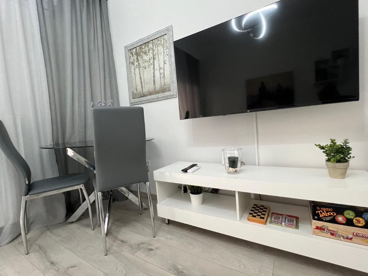 Serres City Center Modern Apartment Eksteriør billede